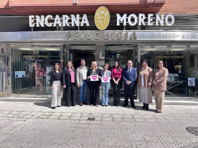 Inauguración de uno de los primeros "espacios seguros" para mujeres en comercios de Sevilla