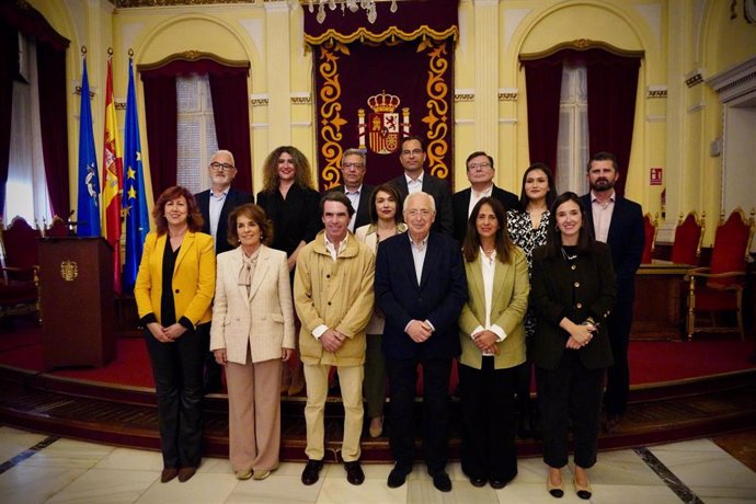 El ex presidente del Gobierno y del PP José María Aznar durante su visita privada a Melilla.