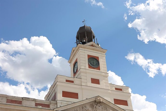 Archivo - Fachada de la Real Casa de Correos, sede de la Comunidad de Madrid