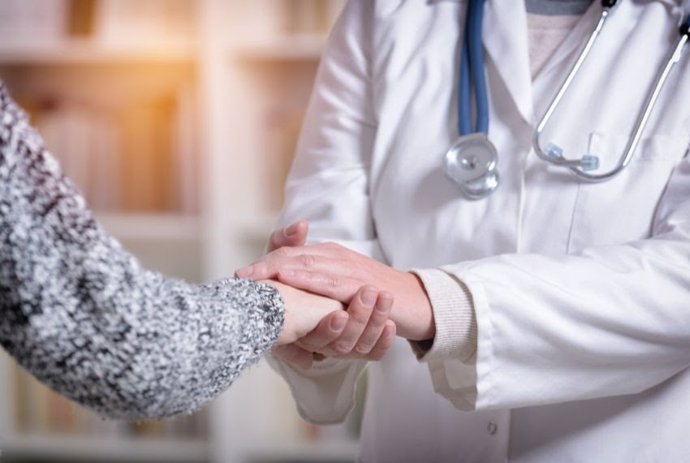 Archivo - Imagen de archivo de un médico.