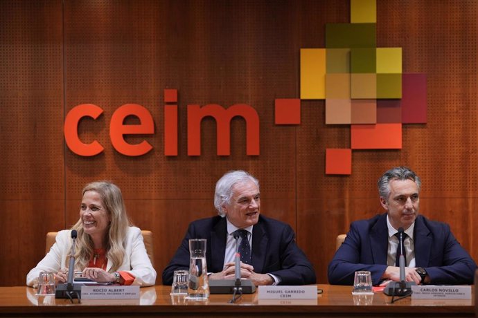 Reunión entre el Gobierno de la Comunidad de Madrid y los empresarios y sectores afectados por los aranceles.