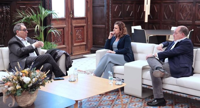 La alcaldesa de València, María José Catalá, se reúne con Fecoval