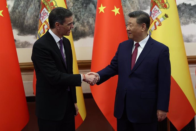O Presidente do Governo, Pedro Sánchez, com o Presidente da China, Xi Jinping.