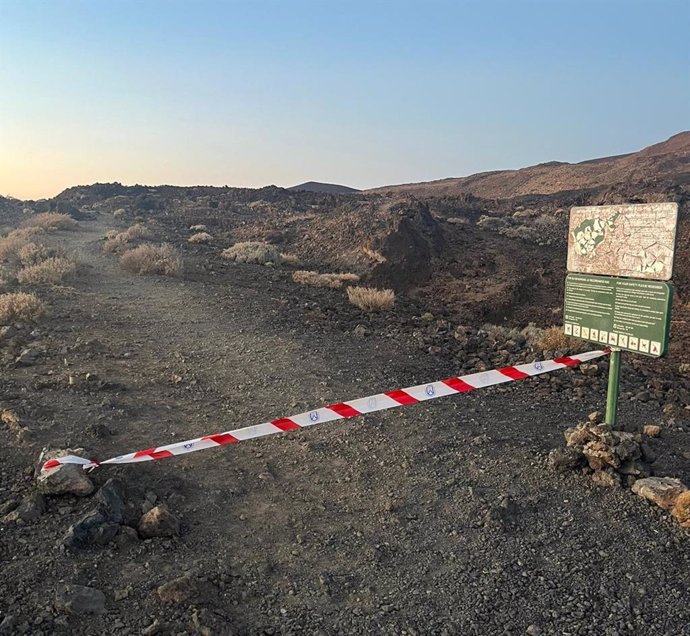 Archivo - Prohibido transitar por el monte y acceder al pico del Teide (Tenerife) ante la prealerta por lluvias y nevadas
