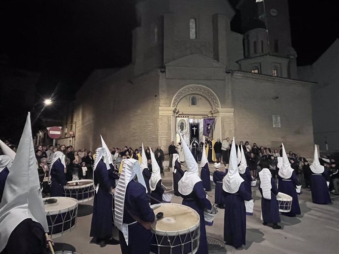 La Semana Santa de Fuentes de Ebro combina elementos históricos, culturales y sociales reflejados en las cinco cofradías de la localidad.