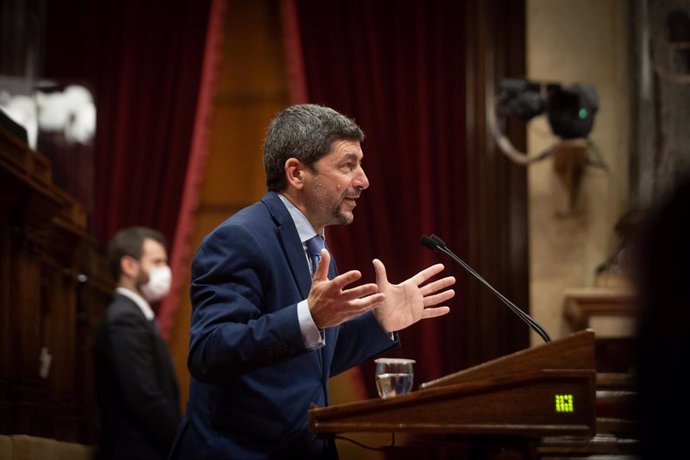 Archivo - El dipurtado de Junts Joan Canadell interviene en un pleno del Parlament de Catalunya, a 23 de diciembre de 2021, en Barcelona, Catalunya, (España). 