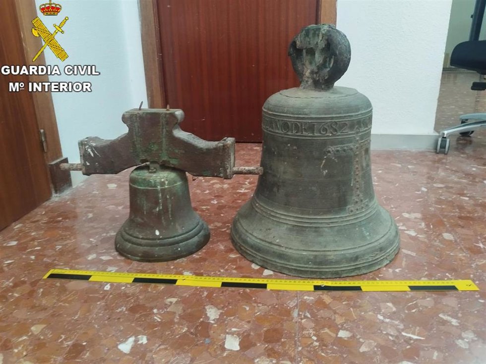 Campanas recuperadas tras ser robadas de una iglesia en Jerez.