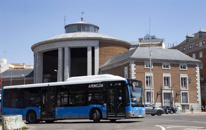 Línea universitaria de la EMT