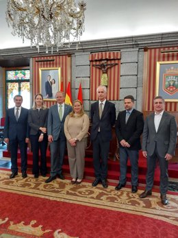 La alcaldesa de Burgos con la delegación alemana.