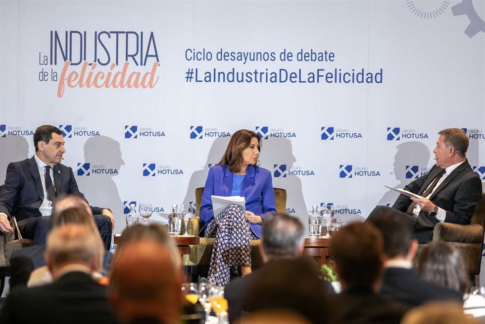 El presidente de Castilla-La Mancha, Emiliano García-Page, en los desayunos 'La industria de la felicidad'.