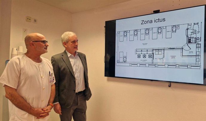 El gerente del área III, Miguel Rodríguez, y el gerente del Sespa, Aquilino Alonso.