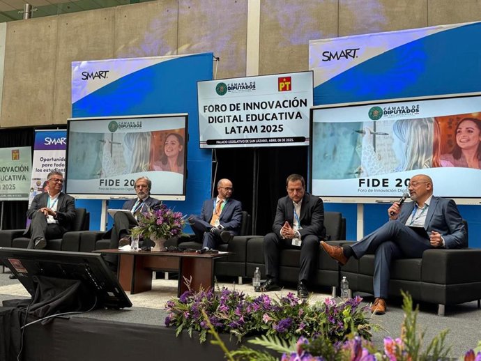 SMART Technologies reúne líderes en educación y tecnología