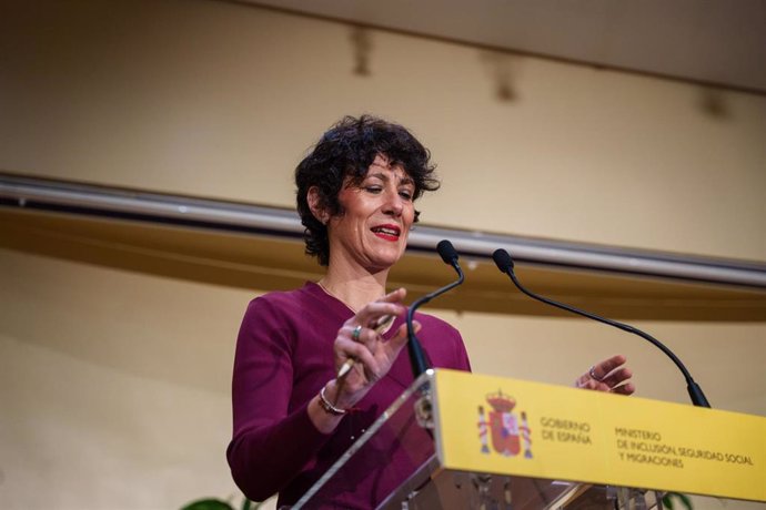 Archivo - La ministra de Inclusión, Seguridad Social y Migraciones, Elma Saiz