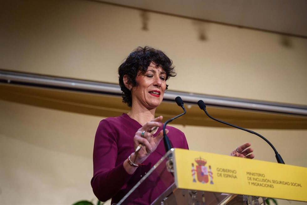Archivo - La ministra de Inclusión, Seguridad Social y Migraciones, Elma Saiz