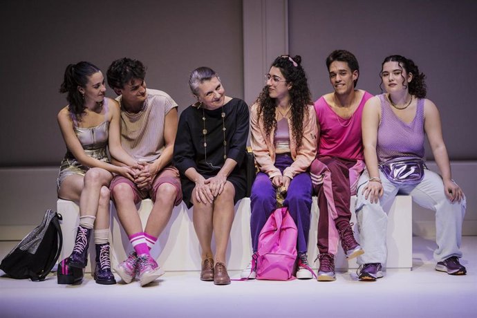 Archivo - El Palau de Congressos de Peñíscola acoge este domingo la representación de 'Princeses, cavallers i dracs'