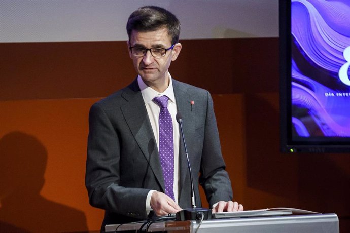 Archivo - El presidente de la Corporación RTVE, José Pablo López, durante la jornada 'Todas las edades, todos los derechos: 50 años de un mundo mejor', organizada por el Observatorio de Igualdad de RTVE, en el Auditorio de Prado del Rey, a 6 de marzo de 2