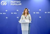 Dívar (PP) critica el "autobombo" de los ministros Puente y Alegría y reprocha a ésta "sus muchas fotos y poco trabajo"
