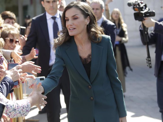 La Reina Letizia a su llegada al acto de proclamación del premio Princesa de Girona ‘CreaEmpresa 2025’, en el Auditorio Ciudad de León