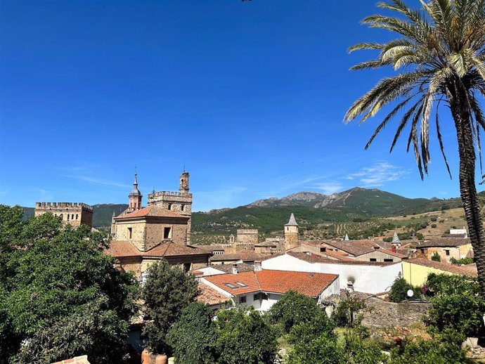 La Torta del Casar invita a descubrir el patrimonio cacereño esta primavera con cinco rutas que recorren la provincia