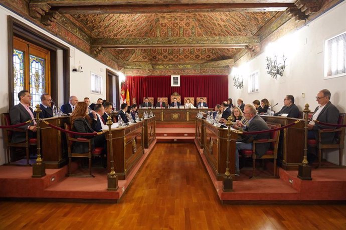Pleno extraordinario en la Diputación de Valladolid.
