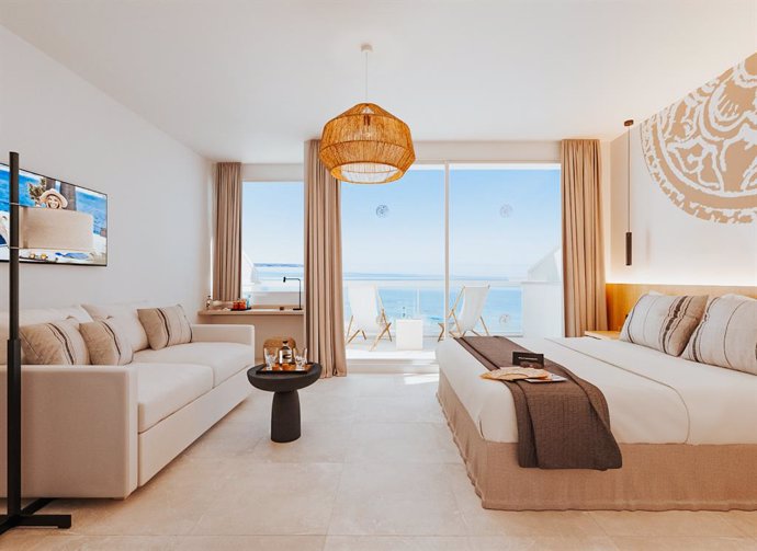 Archivo - Habitación de un hotel en la Playa de Palma. 