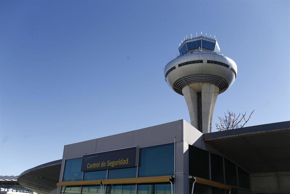 Archivo - Aeropuerto de Barajas, vistas de torre de control, torre norte, control de seguridad.