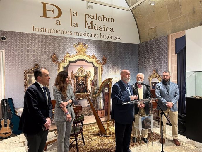 El Castillo de Santa Bárbara invita a viajar por la historia de la mano de los instrumentos musicales