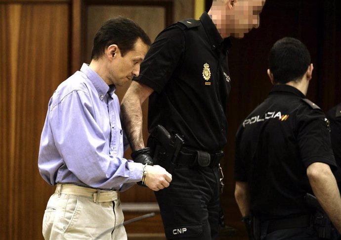 Archivo - José Bretón tras escuchar el veredicto del jurado por el asesinato de sus hijos.