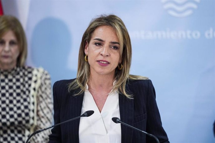 La presidenta de la Diputación de Cádiz, Almudena Martínez, durante la reunión para abordar las políticas arancelarias de Estados Unidos.