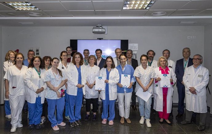 Entrega de las acreditaciones de la Semes a las unidades de Adultos y Pediatría de Son Espases.