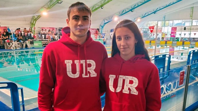 Lucía Salinas Martínez y Víctor Valentín Alexandru Dumitriu participantes de la UR en el Campeonato de España Universitario de Natación
