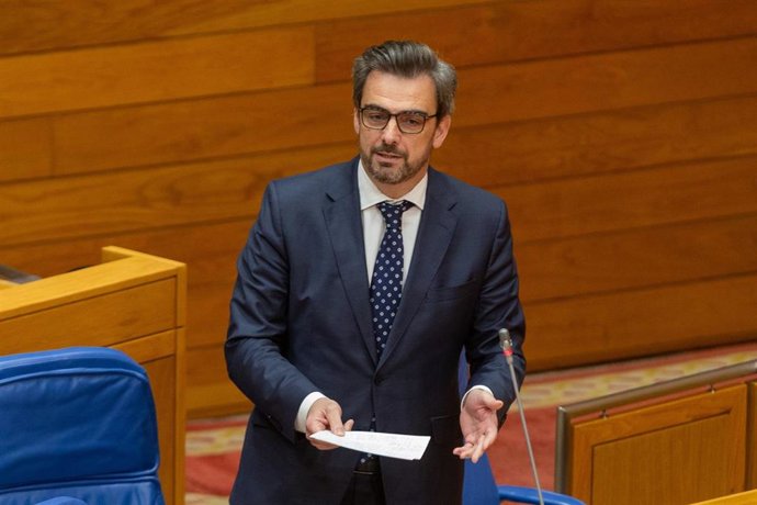 O conselleiro de Presidencia, Xustiza e Deportes, Diego Calvo, nunha intervención no Parlamento de Galicia.