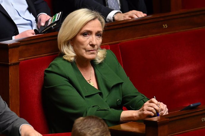 8 de abril de 2025, Paris, Ile-De-France (Região, França): A presidente do grupo RN (Rally Nacional), Marine le Pen, durante perguntas ao governo na Assembleia Nacional em 8 de abril de 2025