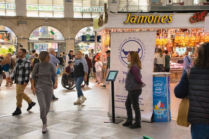Archivo - Arxiu - El Mercat Central se sumisca al projecte 'Ningú Sense La seua Ració Diària' del Banc d'Aliments