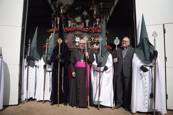 Imágenes de la primera salida procesional de la Hermandad de Bendición y Esperanza, a 11 de abril de 2025 en Sevilla (Andalucía, España).