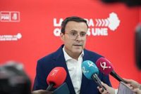 Gallardo lamenta la "deslealtad institucional" de la Junta al no acudir a la reunión con Cuerpo sobre los aranceles