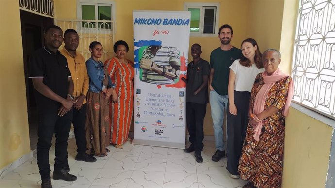 La ONG Española Ayúdame3d Ha Creado El Primer Laboratorio 3D En Tanzania Que Entregará Prótesis Gratis A Personas Con Discapacidad Del País.