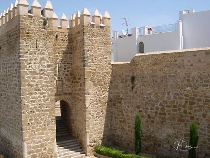 Imagen de la Puerta de la Rosa en el casco histórico de Marchena