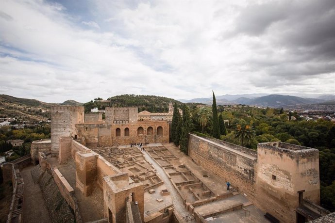 Imagen exterior de la Alhambra de Granada.
