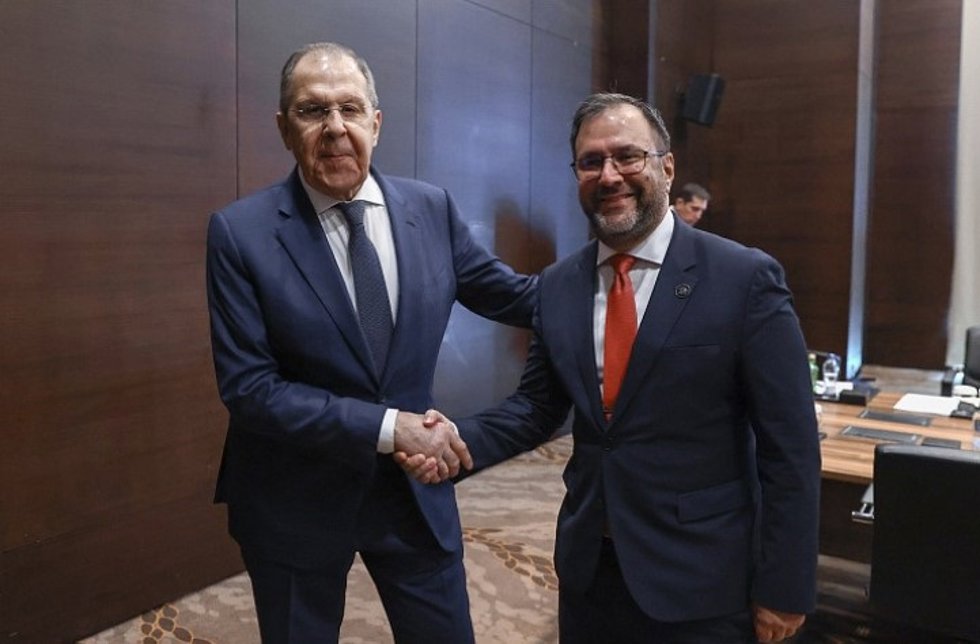 Sergei Lavrov e Yván Gil en Antalya, Turquía