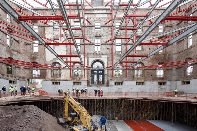 Visita a las obras de la futura sede asociada del Museo en Santander