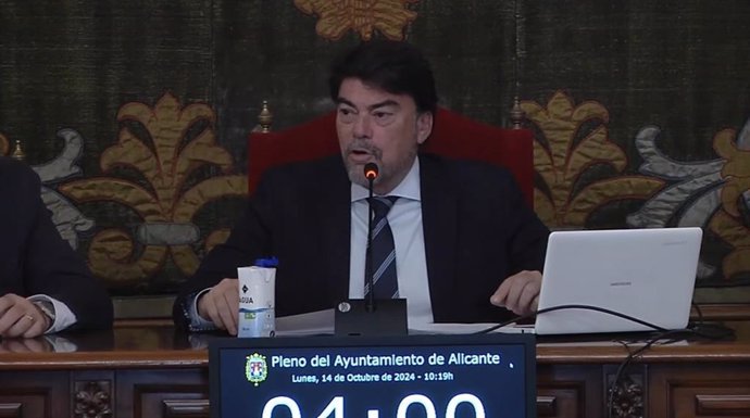 Archivo - El alcalde de Alicante, Luis Barcala, en imagen de archivo