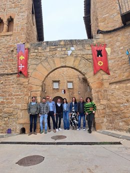 Lasobras y Carbó, junto al resto de integrantes de la delegación de CHA en la feria del vino de Cretas.