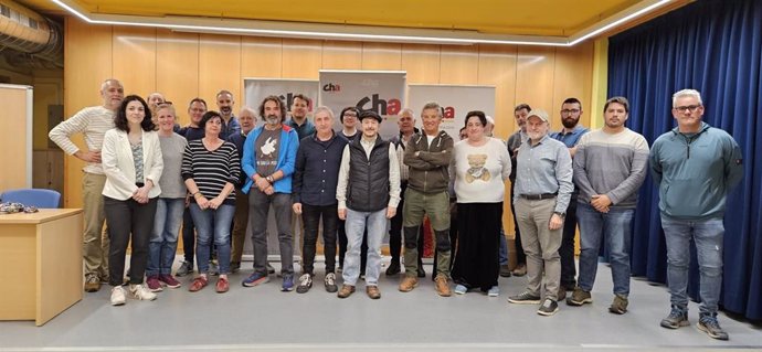 El diputado de CHA en el Congreso, Jorge Pueyo, en la reunión de los aragonesistas en Jaca para analizar los problemas derivados del turismo en el territorio.