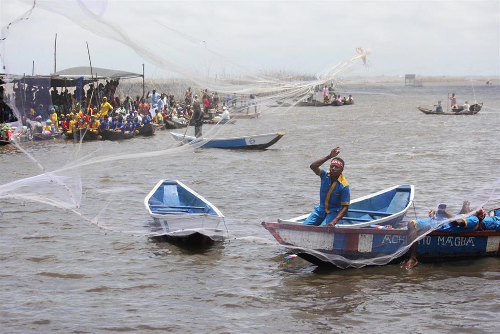 Archivo - Competición de pesca cerca de Cotonú, Benin