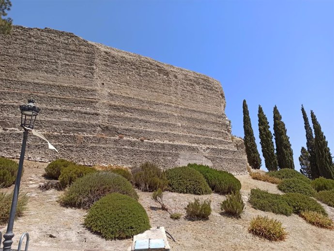 Lienzo de muralla de la antigua fortificación islámica de Lebrija
