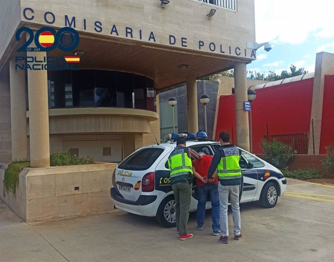 Detenido un hombre que le robó el teléfono móvil a otro joven en una discoteca en Palma