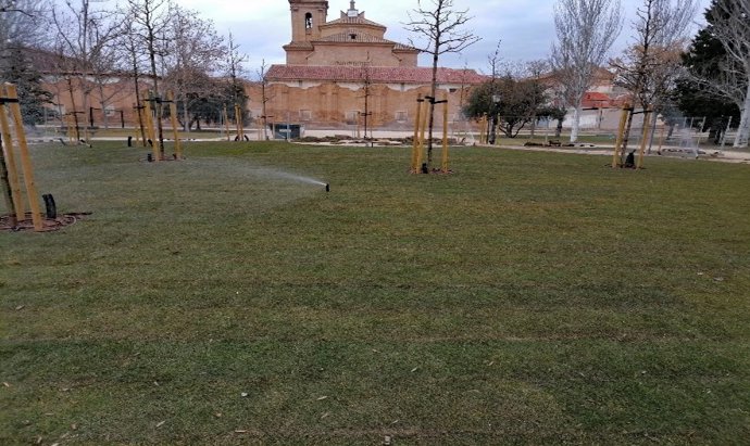 Aspecto actual del parque Huerto Frisón de La Cartuja tras la renovación acometida pro el Ayuntamiento de Zaragoza