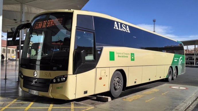 Archivo - Autobús del Consorcio de Transporte Metropolitano de Almería.