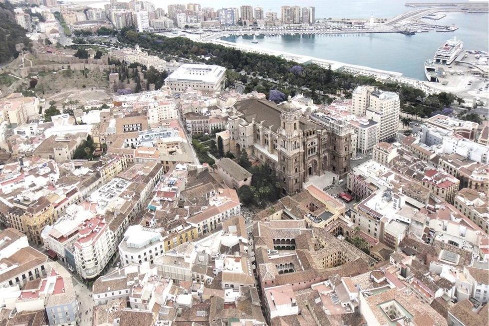 Archivo - Imagen de archivo de la ciudad de Málaga.